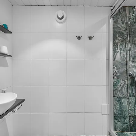 Stort Hus Med Mange Soverom Sentralt I Holiday home Tromso