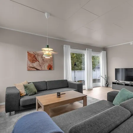 Stort Hus Med Mange Soverom Sentralt I Holiday home *
