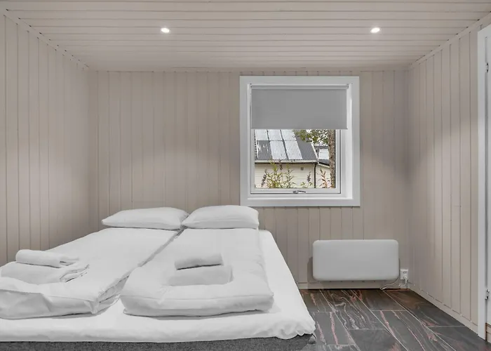 Northstay - Grimsby House, Free Parking, Sauna, Sleeps 16 Tromsø