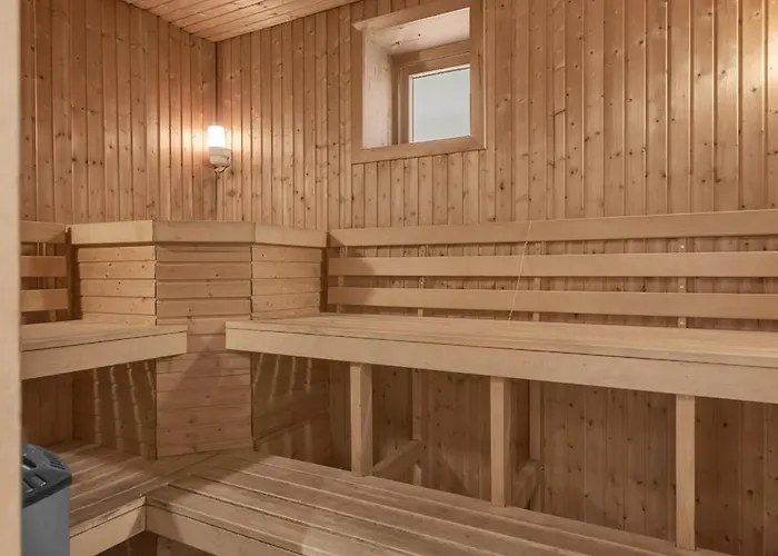 Northstay - Grimsby House, Free Parking, Sauna, Sleeps 16 Casa de Férias