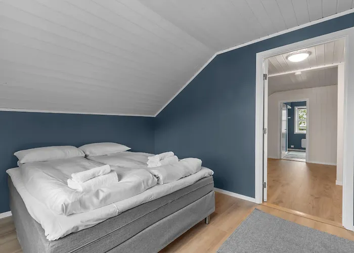 Northstay - Grimsby House, Free Parking, Sauna, Sleeps 16 * Tromsø