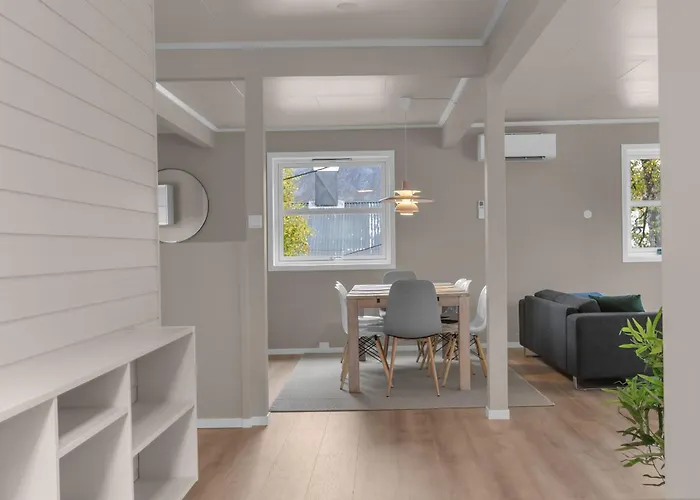 Northstay - Grimsby House, Free Parking, Sauna, Sleeps 16 Tromsø